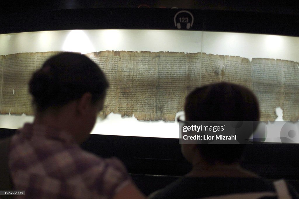 Israel Museum Displays Dead Sea Scrolls