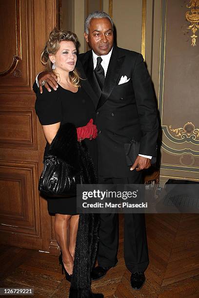 Pamela Firestone and Tony Parker Senior attend the 'ParCoeur Gala' at Mairie de Paris on September 26, 2011 in Paris, France.