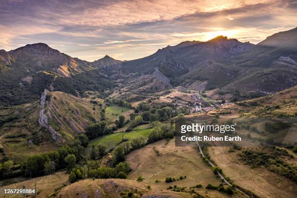 spanish village aerial landscape during summer at sunset - castilla leon stock-fotos und bilder