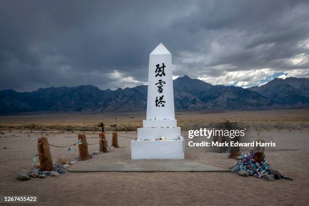 obelisk, manzanar - internment of japanese americans stock pictures, royalty-free photos & images