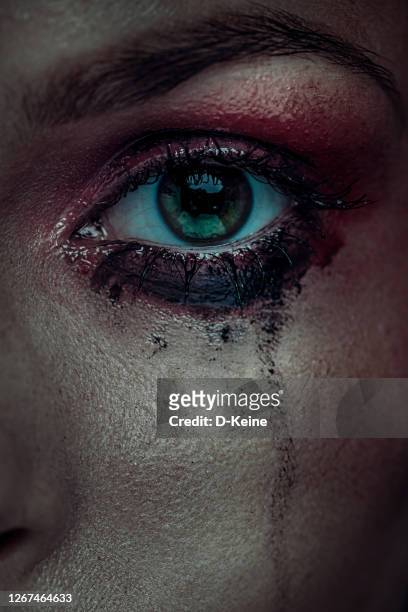crying - woman crying stock pictures, royalty-free photos & images