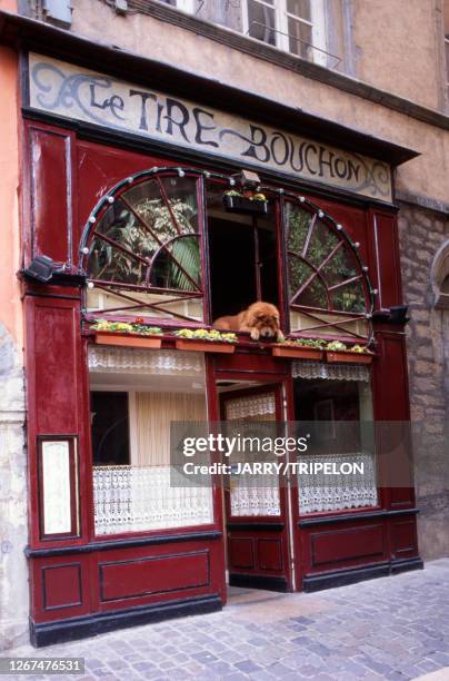 Restaurant 'Bouchons Lyonnais' 'Le Tire-Bouchon' dans le quartier Saint-Jean à Lyon, circa 1990, dans le Rhône, France.