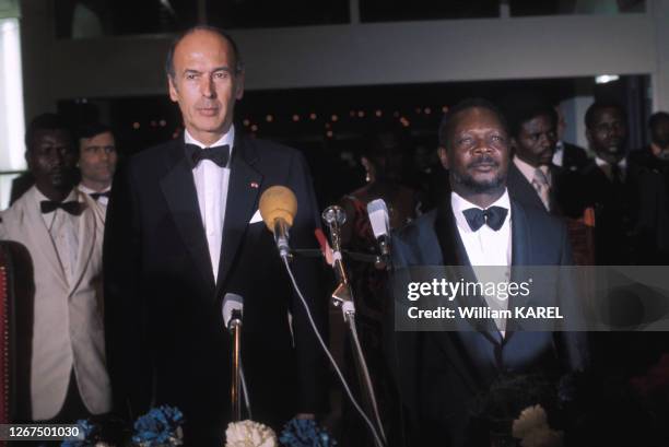 Valéry Giscard d'Estaing et le président Jean-Bedel Bokassa lors de sa visite à Bangui en février 1975, République centrafricaine.