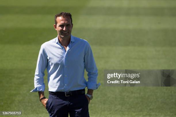 Ruben Baraja attends his presentation as the new Real Zaragoza coach at Romareda Stadium on August 21, 2020 in Zaragoza, Spain.