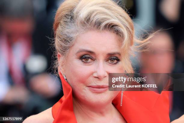 Catherine Deneuve walks the red carpet ahead of the Opening Ceremony and the "La Vérité" screening during the 76th Venice Film Festival at Sala...