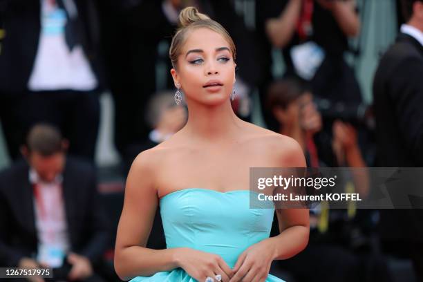 Jasmine Sanders walks the red carpet ahead of the Opening Ceremony and the "La Vérité" screening during the 76th Venice Film Festival at Sala Grande...