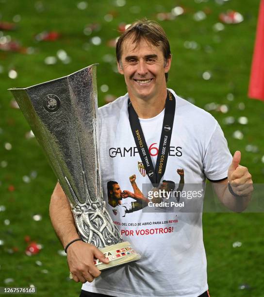 Julen Lopetegui, Head Coach of Sevilla celebrates with the UEFA Europa League Trophy following his team's victory in during the UEFA Europa League...