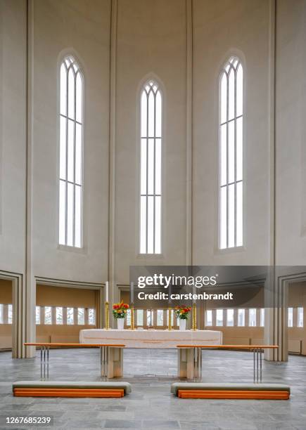 Altar En Una Iglesia Moderna Foto de stock - Getty Images Altar En Una Iglesia Moderna Foto de stock - Getty Images