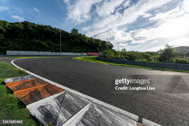 racing track - pista-de-automobilismo imagens e fotografias de stock
