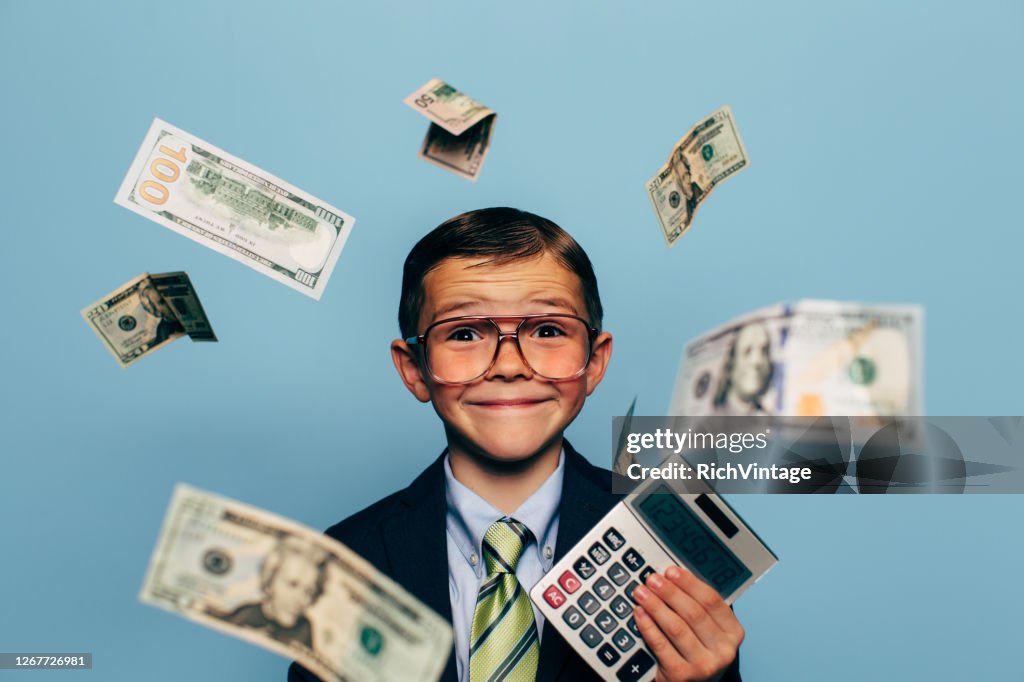 Young Boy Small Business Owner mit Geld