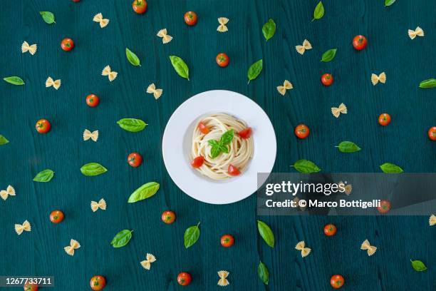 italian food conceptual still life - spaghetti art foto e immagini stock