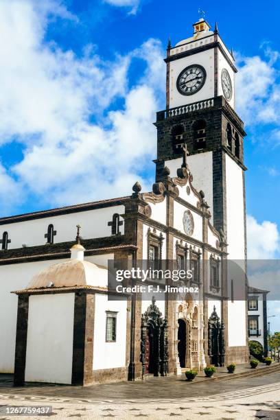 church of matriz de san sebastian in ponta delgada - ponta delgada stock-fotos und bilder