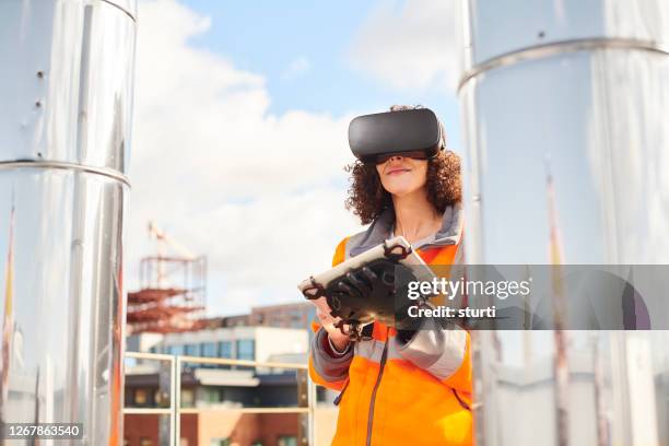 virtual rooftop visualisation - vr glasses construction stock pictures, royalty-free photos & images