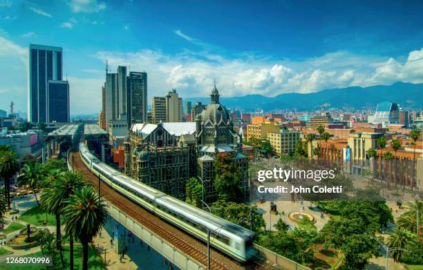 medellin, colombia, plaza botero - medellin kolumbien stock-fotos und bilder