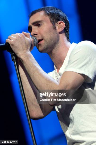 Adam Levine of Maroon 5 performs during KIIS FM's 4th Annual Jingle Ball at the Anaheim Pond on December 3, 2004 in Anaheim, California.
