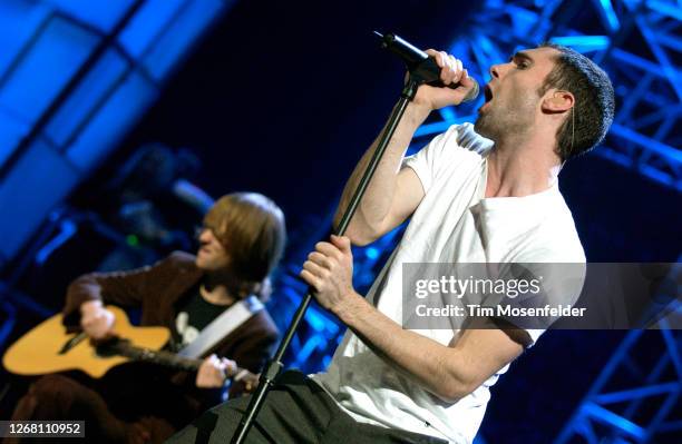 Adam Levine of Maroon 5 performs during KIIS FM's 4th Annual Jingle Ball at the Anaheim Pond on December 3, 2004 in Anaheim, California.