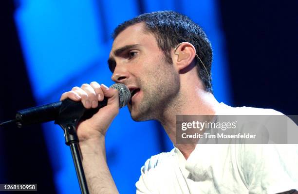 Adam Levine of Maroon 5 performs during KIIS FM's 4th Annual Jingle Ball at the Anaheim Pond on December 3, 2004 in Anaheim, California.