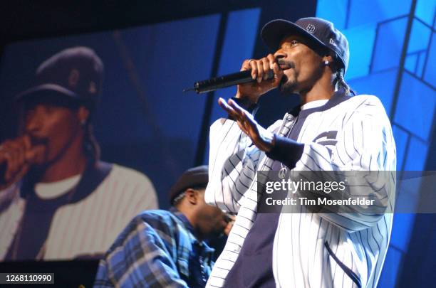 Snoop Dogg performs during KIIS FM's 4th Annual Jingle Ball at the Anaheim Pond on December 3, 2004 in Anaheim, California.