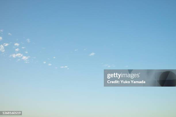 cloud typologies - morning sky - cloud typologies stock-fotos und bilder