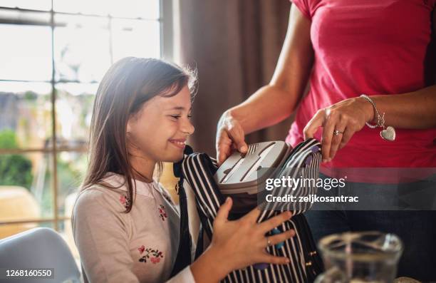 making school lunch box - merendeira imagens e fotografias de stock