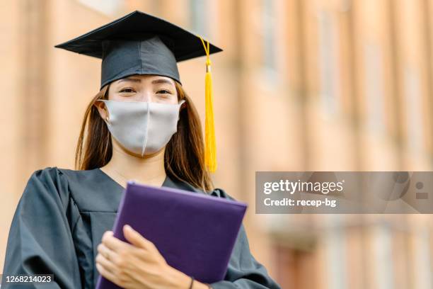 Mask Graduation School Graduation Mask Photos and Premium High Res Pictures - Getty Images