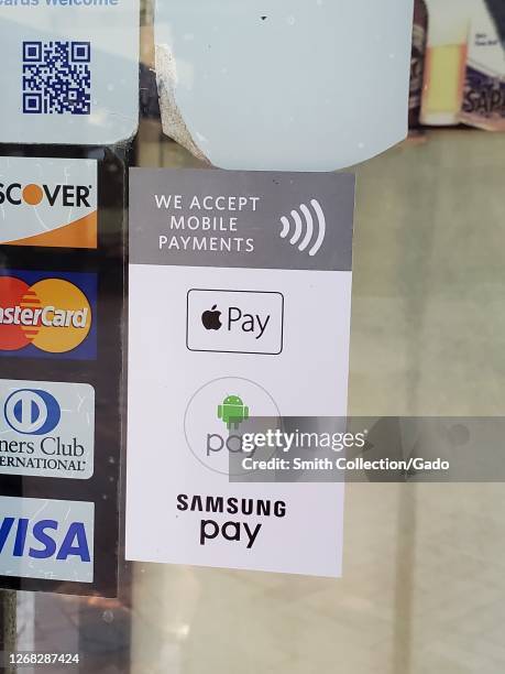 Pay Window Sign 4,527 Sign In Store Window Stock Photos, High-Res Pictures, and Images ...