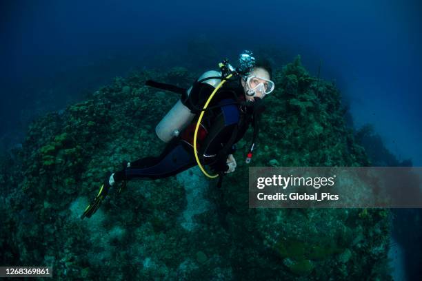 duiken - deep sea diving stockfoto's en -beelden