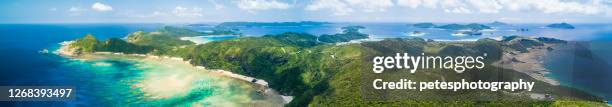 eilanden van het tropische paradijs okinawa - okinawa japan stockfoto's en -beelden