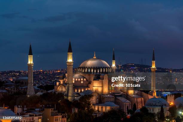 hagia sofia - ayasofya in istanbul in der nacht - türkei - hagia sophia stock-fotos und bilder