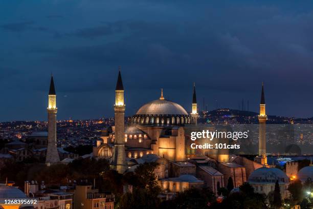 santa sofía - ayasofya en estambul por la noche - turquía - santa sofia fotografías e imágenes de stock