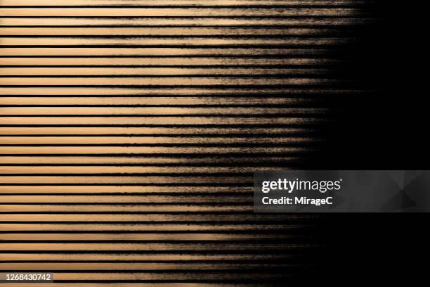 straight gold brush strokes pattern - brushed gold stockfoto's en -beelden