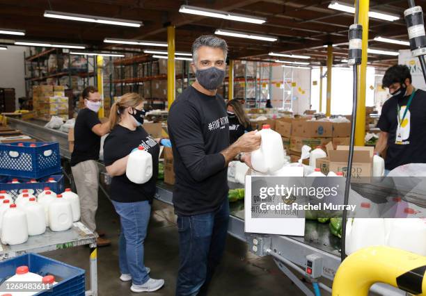 Jaime Camil joined volunteers at Los Angeles Regional Food Bank to kick off the “#FoodForThought” campaign, a partnership with the California Milk...