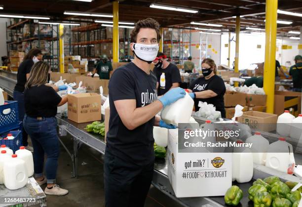 Matt Bomer joined volunteers at Los Angeles Regional Food Bank to kick off the “#FoodForThought” campaign, a partnership with the California Milk...