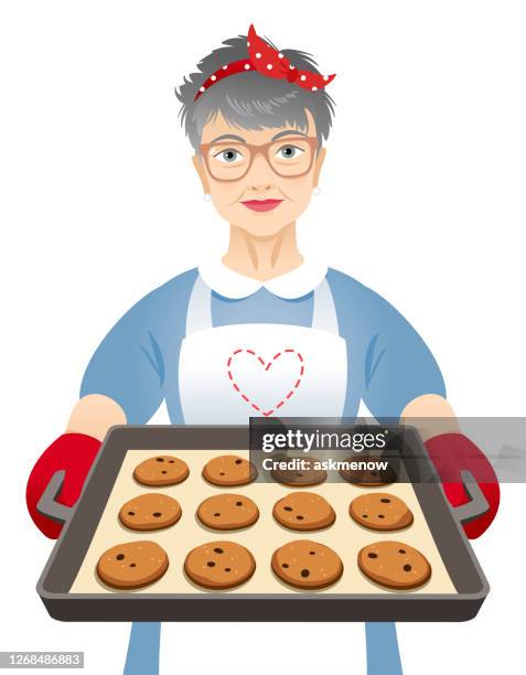 ilustraciones, imágenes clip art, dibujos animados e iconos de stock de mujer de edad avanzada con galletas de chocolate - mujeres ancianas solamente