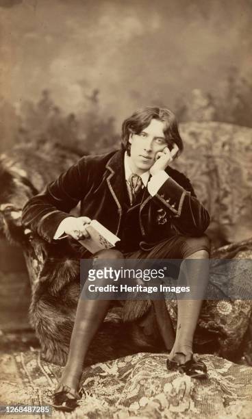 Oscar Wilde, 1882. Artist Napoleon Sarony.