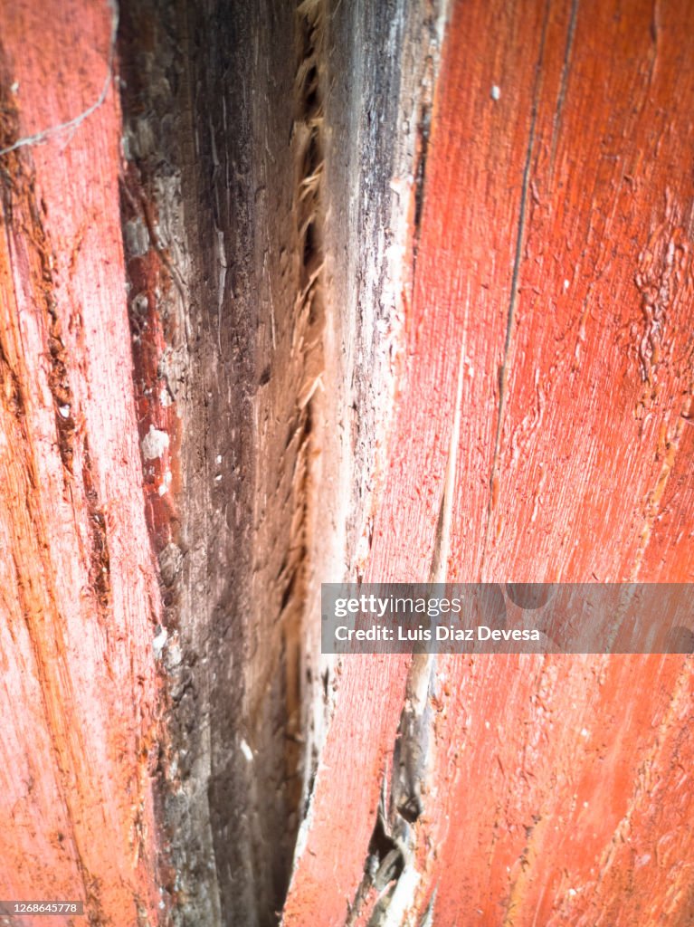 Wooden beam cracks