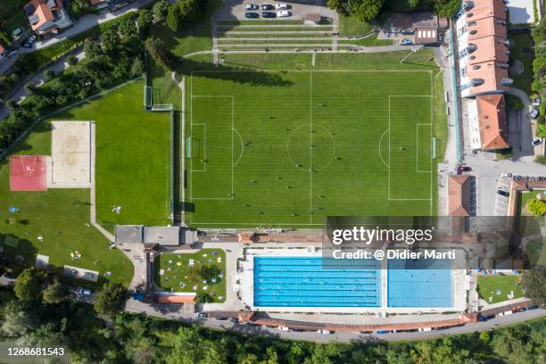 top down view of the motta swimming pool and football field in fribourg, switzerland - soccer field park stock pictures, royalty-free photos & images