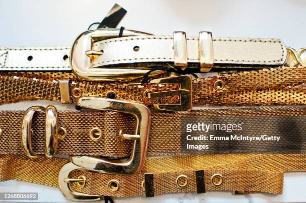 vintage belts - gold belt - fotografias e filmes do acervo