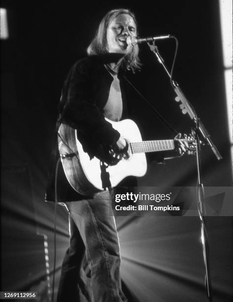 May 15: MANDATORY CREDIT Bill Tompkins/Getty Images Shawn Mullins on May 15th, 1998 in New York City.