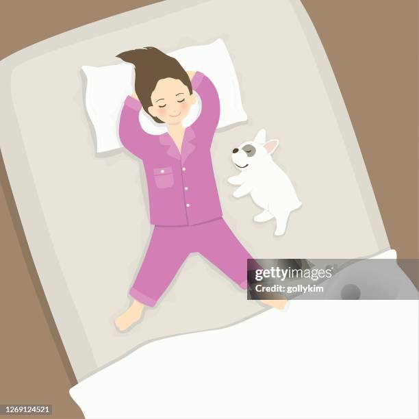 ilustraciones, imágenes clip art, dibujos animados e iconos de stock de chica durmiendo con perro en la cama - ojos cerrados