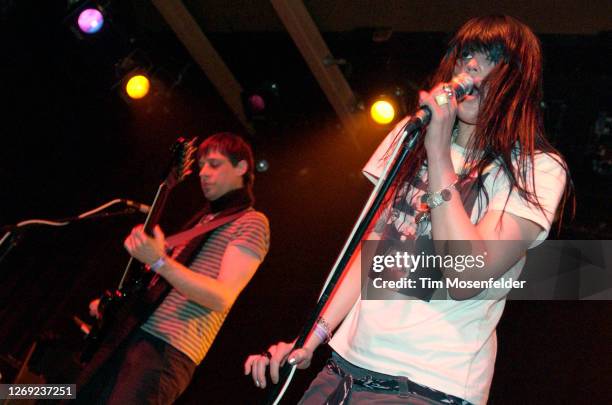 Jamie Hince and Alison Mosshart of The Kills perform at the Independent on March 23, 2005 in San Francisco, California.