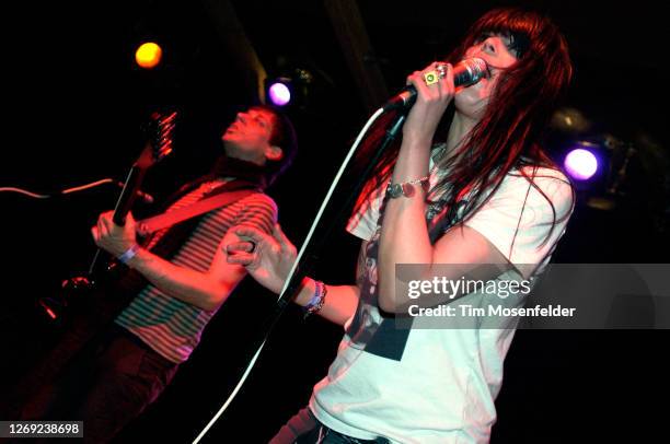 Jamie Hince and Alison Mosshart of The Kills perform at the Independent on March 23, 2005 in San Francisco, California.