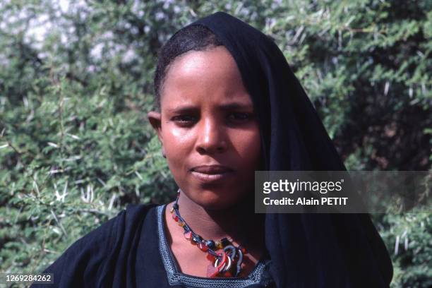 Portrait d'une femme Touareg dans la région de Tahoua, en octobre 1983, Niger.
