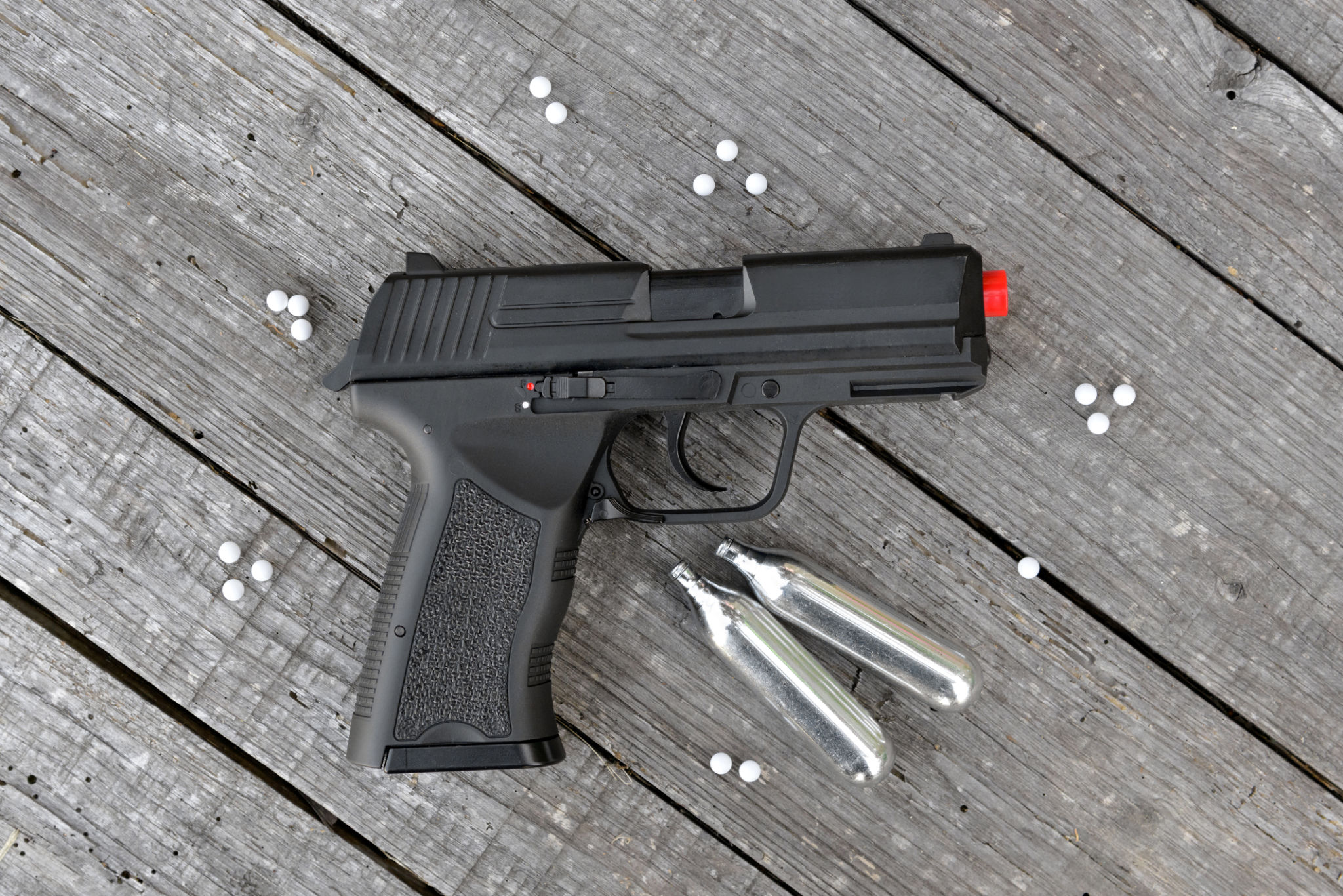 Airsoft gun with gas canisters and shots Airsoft gun with gas canisters and shots