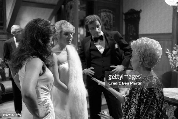 American actress Lana Turner on the set of Falcon Crest with Susan Sullivan, Ana Alicia, David Selby and Mel Ferrer in Los Angeles, CA, October 25,...