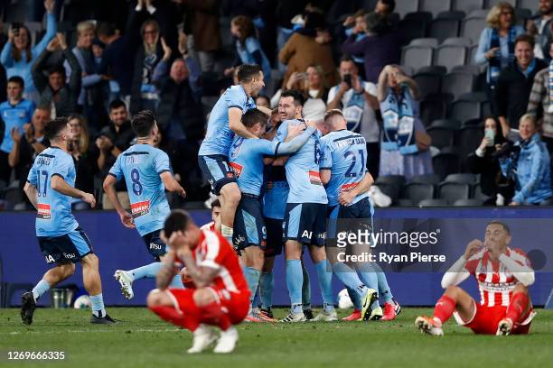 Sydney FC celebrate winning the 2020 A-League Grand Final match between Sydney FC and Melbourne City at Bankwest Stadium on August 30, 2020 in...