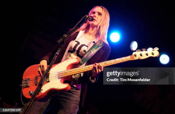 Aimee Mann performs during SXSW 2005 at Stubbs Bar-B-Que on March 19, 2005 in Austin, Texas.