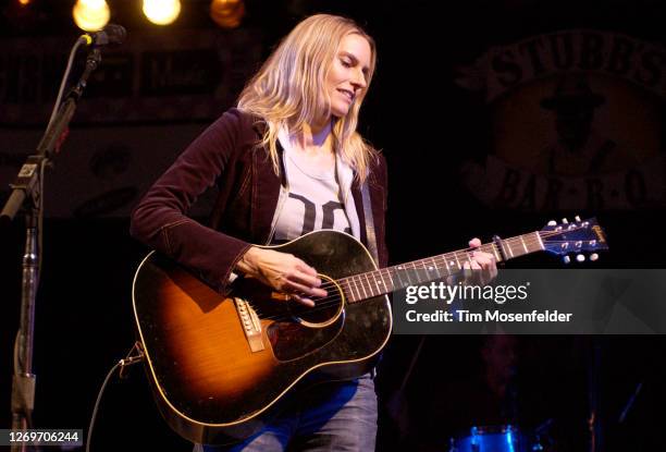 Aimee Mann performs during SXSW 2005 at Stubbs Bar-B-Que on March 19, 2005 in Austin, Texas.