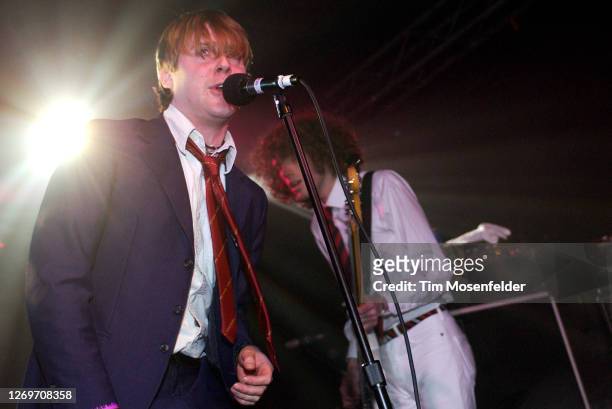 Ricky Wilson of Kaiser Chiefs performs during SXSW 2005 at La Zona Rosa on March 17, 2005 in Austin, Texas.