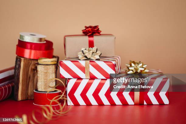 321 Christmas Wrapping Paper Roll Stock Photos, High-Res Pictures, and  Images - Getty Images